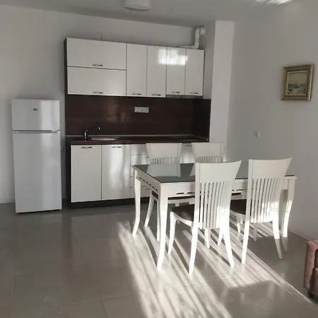 луксозни под наем в комплекс от затворен тип в м-ст каваците в созопол Appartement Dyuni